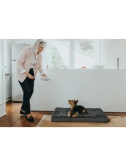 Discount ortopædisk hundemadras Tirano M 80x60x8 cm i sort og grå Hundesenge Og Kurve Til Hunde - Bløde Og Komfortable|Sovepladser Til Hvalpe - Hundesenge, Kølemåtter Og Trygge Hvilesteder